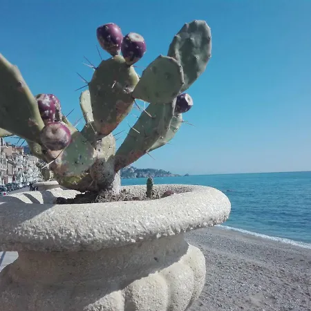 Plaza Lejlighed Giardini Naxos