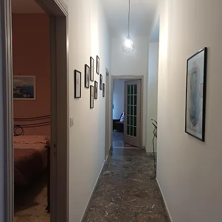 Plaza Apartment *