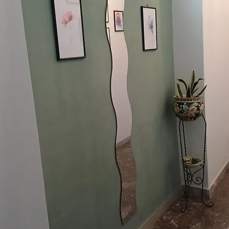 Plaza Apartment *